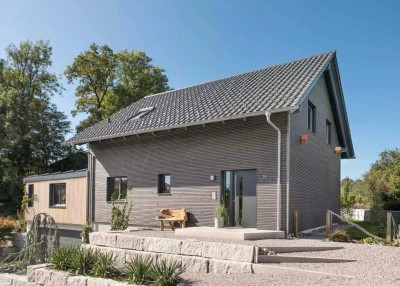 TOP-Angebot: Bezugsfertiges Schwörer-Architektenhaus mit Keller auf großem Baugrundstück