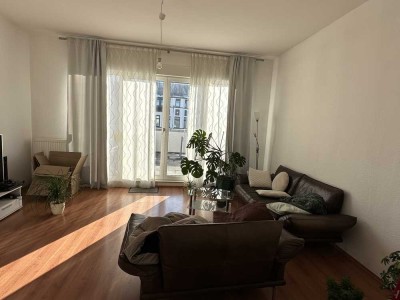 Wunderschöne, großzügige 2-3 Zimmerwohnung mit toller Terrasse und 2 Stellplätzen