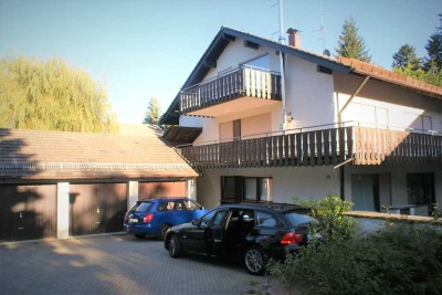 Attraktive und gepflegte 2-Zimmer-Wohnung mit geh. Innenausstattung mit Balkon und EBK