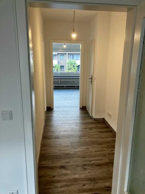 Erstbezug nach Kernsanierung – moderne 2-Zimmer-Wohnung mit Balkon im Duisburger Süden