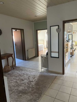Helle 3 ZKB Obergeschosswohnung mit Balkon in Wöllstein