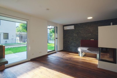 Neuwertiges Endreihenhaus mit 5 Zimmern, Klimaanlage und 3 Parkplätzen