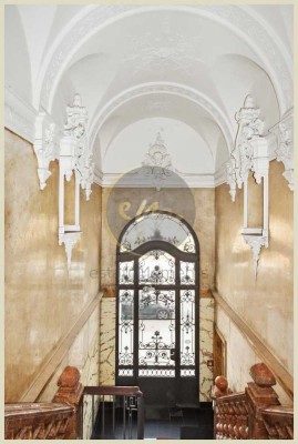 Ruhig gelegen, sonniger Balkon, zentrale Lage - Altbauwohnung mit 3,9 m hohen Decken...