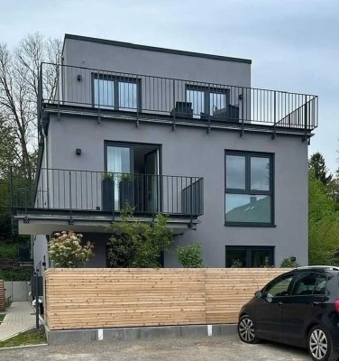 Zweibezug | 3-Zi. Penthousewohnung mit Dachterrasse & hochwertiger Einbauküche im Overather Zentrum