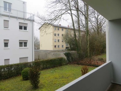 3-Zimmer- Wohnung mit Balkon im EG