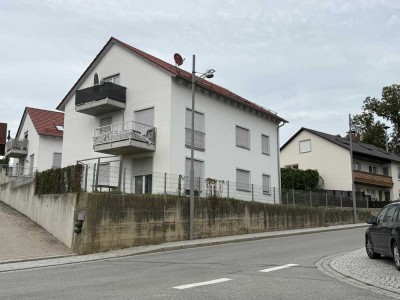 Tolle 2-Zimmerwohnung mit Balkon u. Stellplatz im Herzen von Schierling