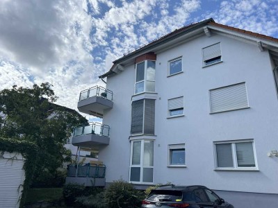 Stilvolle, gepflegte 3-Zimmer-Wohnung mit geh. Innenausstattung mit Balkon und EBK