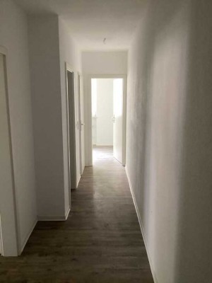 Wohnen in Deininghausen. Schöne Erdgeschosswohnung mit bodengleicher Dusche