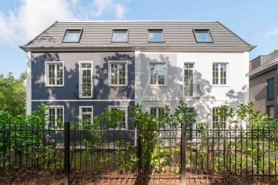 Eleganz in Lichterfelde – Klassische Stadtvilla mit Gartenidylle in diskreter Premiumlage
