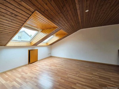 Gemütliche 2-Zimmer-Wohnung im Dachgeschoss – ruhig & hell