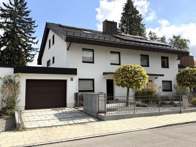 Geräumige Doppelhaushälfte in ruhiger Lage mit großem Grundstück & Garage