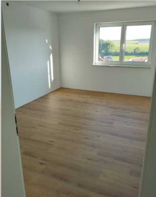 neuwertige helle 3-Zimmer Whg in ruhigen gepflegtem 2 Fam. Haus!