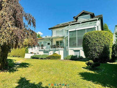 Villa in Traumlage mit großem Grundstück und ELW