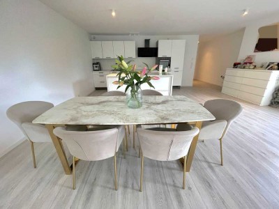 Schöne, große 3-Zimmer-Wohnung mit gehobener Innenausstattung, 2 Balkonen in Krefeld