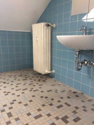 Schöne, helle 2-Zimmer-DG-Wohnung in Neuss