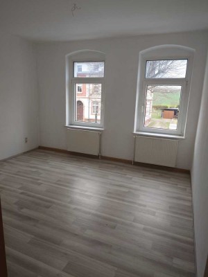 2 Zimmer Wohnung in Hartha bei Döbeln zu vermieten, Bad mit Dusche und Wanne!