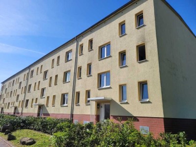 Schöne 2-Raum-Wohnung mit Tageslichtbad und Balkon im Grünen