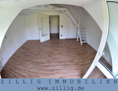 Gemütliche 1-Zi.-Wohnung mit Treppe zur Schlafnische - Balkon - EBK-IMMOBILIEN ZILLIG MIETVERWALTUNG