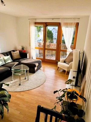 KleineTraumwohnung: Hell, möbliert 2,5-Zimmer in S-Möhringen mit Nähe zur Bahn, sonniger Balkon & TG