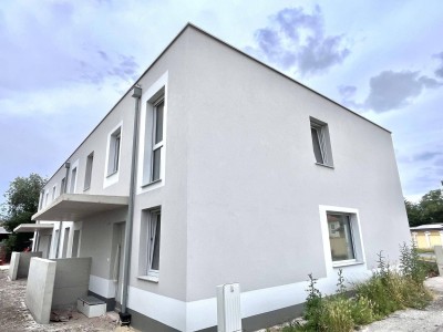 Reihenhaus mit Keller, Garten und je 2 Stellplätzen!