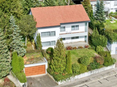 Platz für Generationen - Einfamilienhaus mit Einliegerwohnung und Doppelgarage!