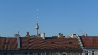 Exklusives Penthouse: Großzügige Dachterrasse und hochwertiger Küche