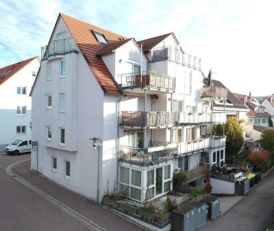 Renovierte EG-Wohnung mit Fußbodenheizung, Wintergarten und Terrasse im Herzen von Korntal!