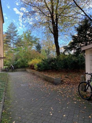 Parkstadt / Bogenhausen:  3-Zimmer Wohnung mit Balkon