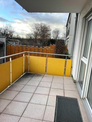 Helle, gepflegte 2-Zi.-Whg. mit EBK, Balkon u. KFZ-Stellplatz in Friedrichshafen/Ailingen