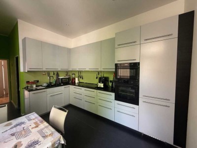 3-Raum-Wohnung mit großer Einbauküche im Mühlweg - WG geeignet