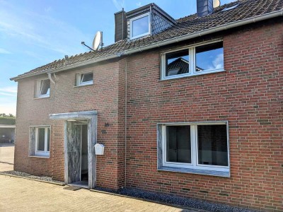 MG-Bettrath: Haus im Haus mit Garage und Gartenfläche