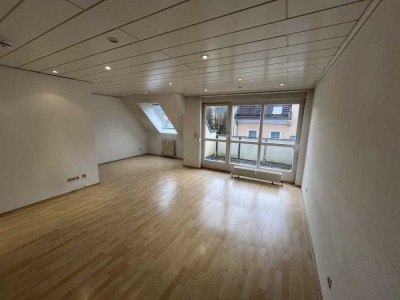 3 Zimmer - Sehr gepflegt - EBK - Dachloggia