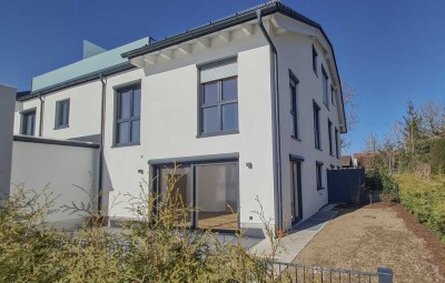 KFW 40 Plus! Hochwertiges 5 Zi. Haus in Haus mit Süd/Garten in bester Lage von Waldtrudering!