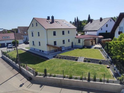 Attraktive und vollst. renovierte 4-Zimmer-Wohnung mit geh. Innenausstattung mit Balkon in Sinzing