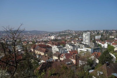 3 Zimmer mit  schöner Aussicht über Stuttgart - Hanglage und Balkon