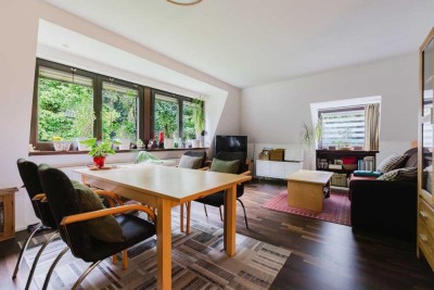 Charmante 2-Zimmer-Wohnung mit fünf Garagen – ideal für Kapitalanleger oder Eigennutzer!