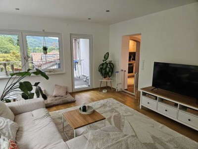 Exklusive 4-Zimmer-DG-Wohnung mit geh. Innenausstattung