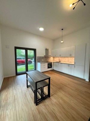 Exklusive 2-Zimmer-Wohnung mit 2-seitigem Garten - 15min vom Alexanderplatz