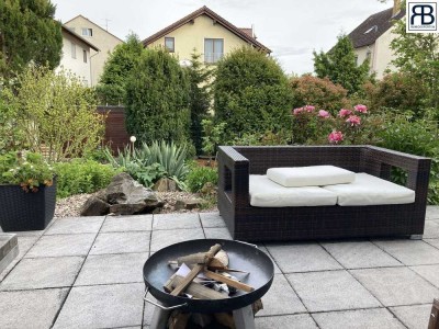 Exklusiv sanierte 3-Zimmer-Wohnung mit Kamin und eigenem Garten zur Alleinnutzung