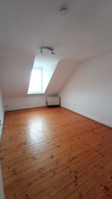 Große und helle 4-Zimmerwohnung