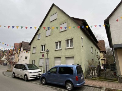 4 modernisierte ETW als "Haus im Haus"  in 6 FH mit 3 Garagen in attraktiver Innenstadtlage
