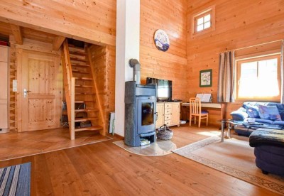 zwei Blockhäuser Ferienhäuser, Einfamilienhäuser im traditionelln Hüttenstil mit vollem Konfort