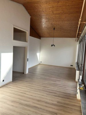 Freundliche 5-Zimmer-Whg mit gr. Balkon in Dernbach (Westerwald) + Video-Link