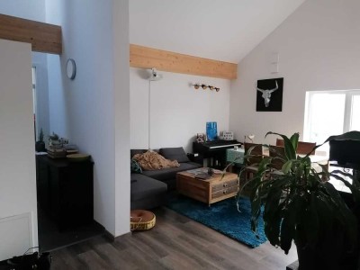 Exklusive, geräumige und neuwertige 2-Zimmer-Wohnung mit Balkon und Einbauküche in Eching