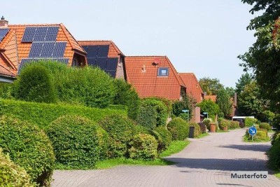 Renovierungs-/Sanierungsprojekt: Stark vernachlässigtes EFH-Reihenhausanteil wartet auf neues Leben