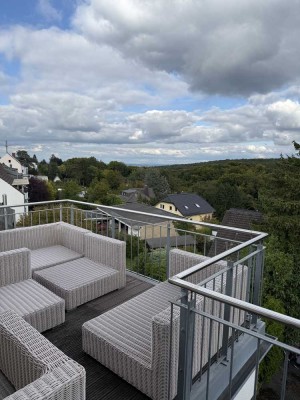 Helle 2-Zimmer Dachgeschosswohnung mit Balkon & Dachterrasse in Bonn-Ippendorf