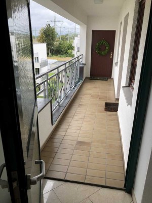 Wohnung im südlichen Rosenheim, Stadtteil Happing mit  TG