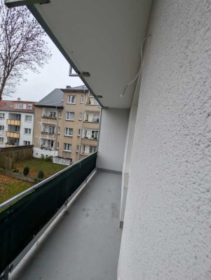 Neu sanierte 80 m² 3-Zimmer Wohnung mit Balkon im 1. OG