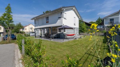 Modernes und energieeffizientes Architekten Einfamilienhaus - Niedrigenergiehaus (A+)