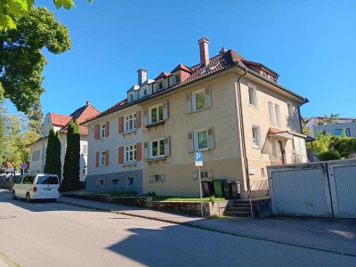 Sonnige 3-Zimmer-Dachgeschoss-Wohnung, ideal für 2er-WG